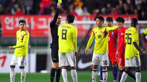 中国男足 vs 哥伦比亚